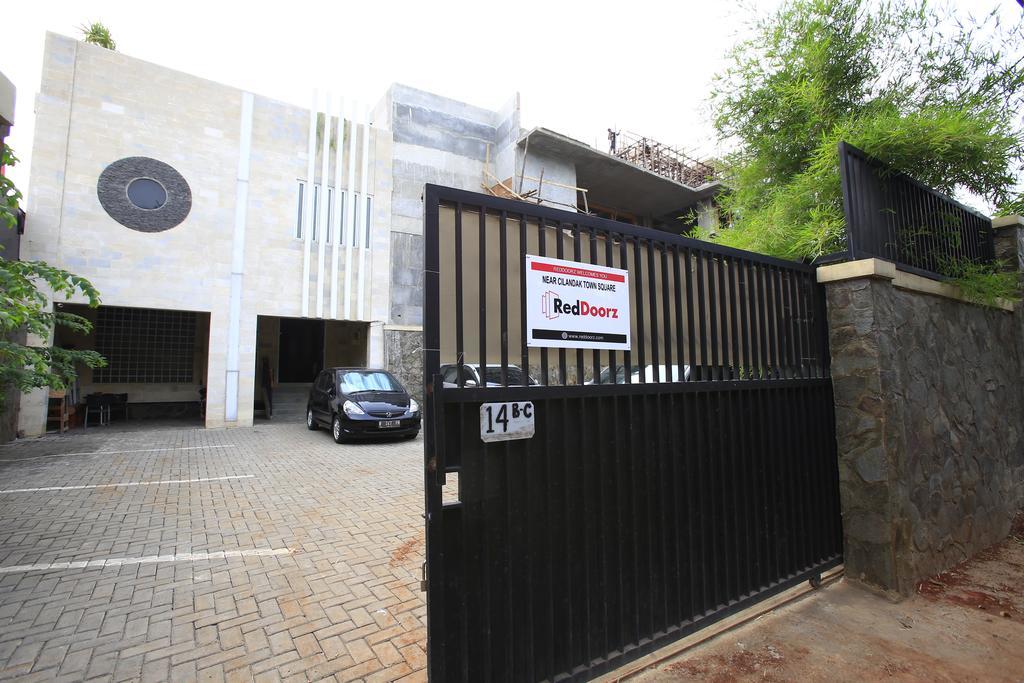 Hotel Reddoorz Near Cilandak Town Square à Jakarta Extérieur photo