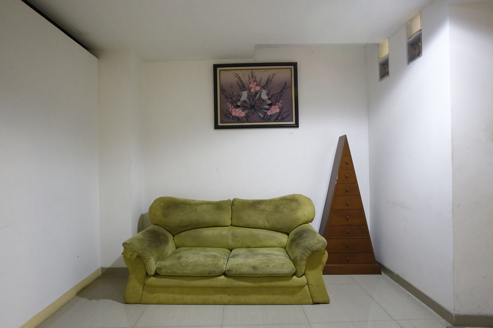 Hotel Reddoorz Near Cilandak Town Square à Jakarta Extérieur photo