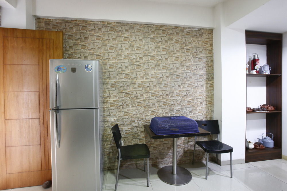 Hotel Reddoorz Near Cilandak Town Square à Jakarta Extérieur photo