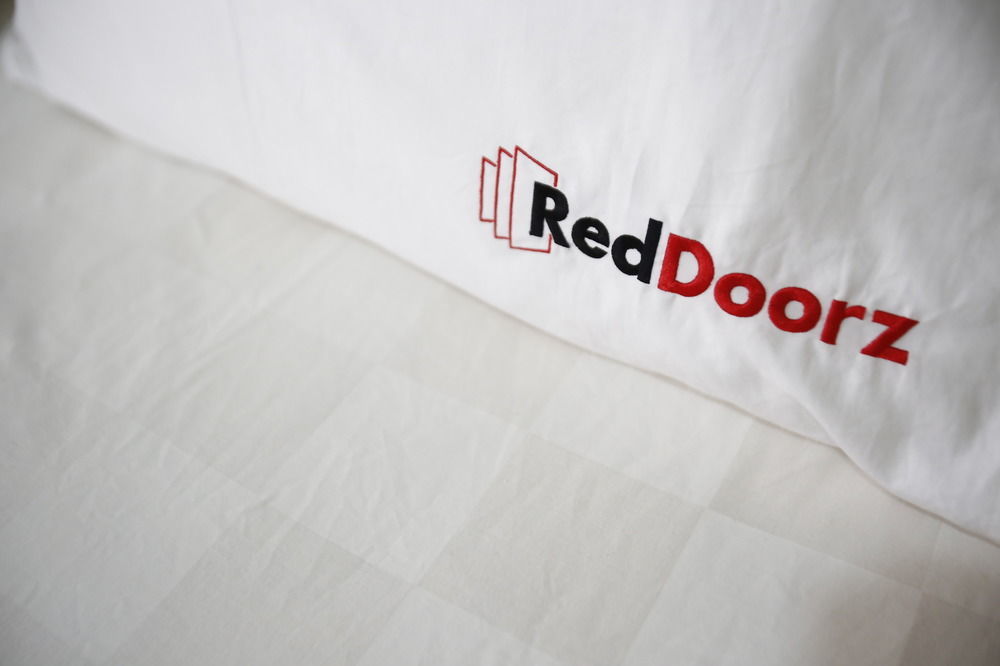 Hotel Reddoorz Near Cilandak Town Square à Jakarta Extérieur photo