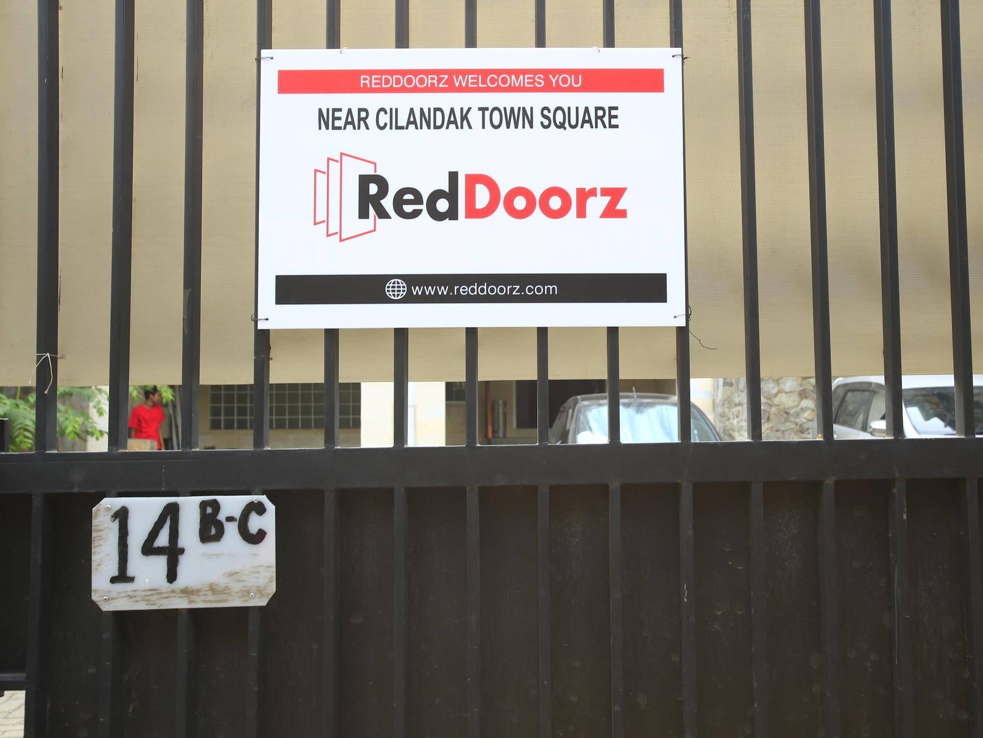 Hotel Reddoorz Near Cilandak Town Square à Jakarta Extérieur photo