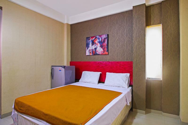 Hotel Reddoorz Near Cilandak Town Square à Jakarta Extérieur photo