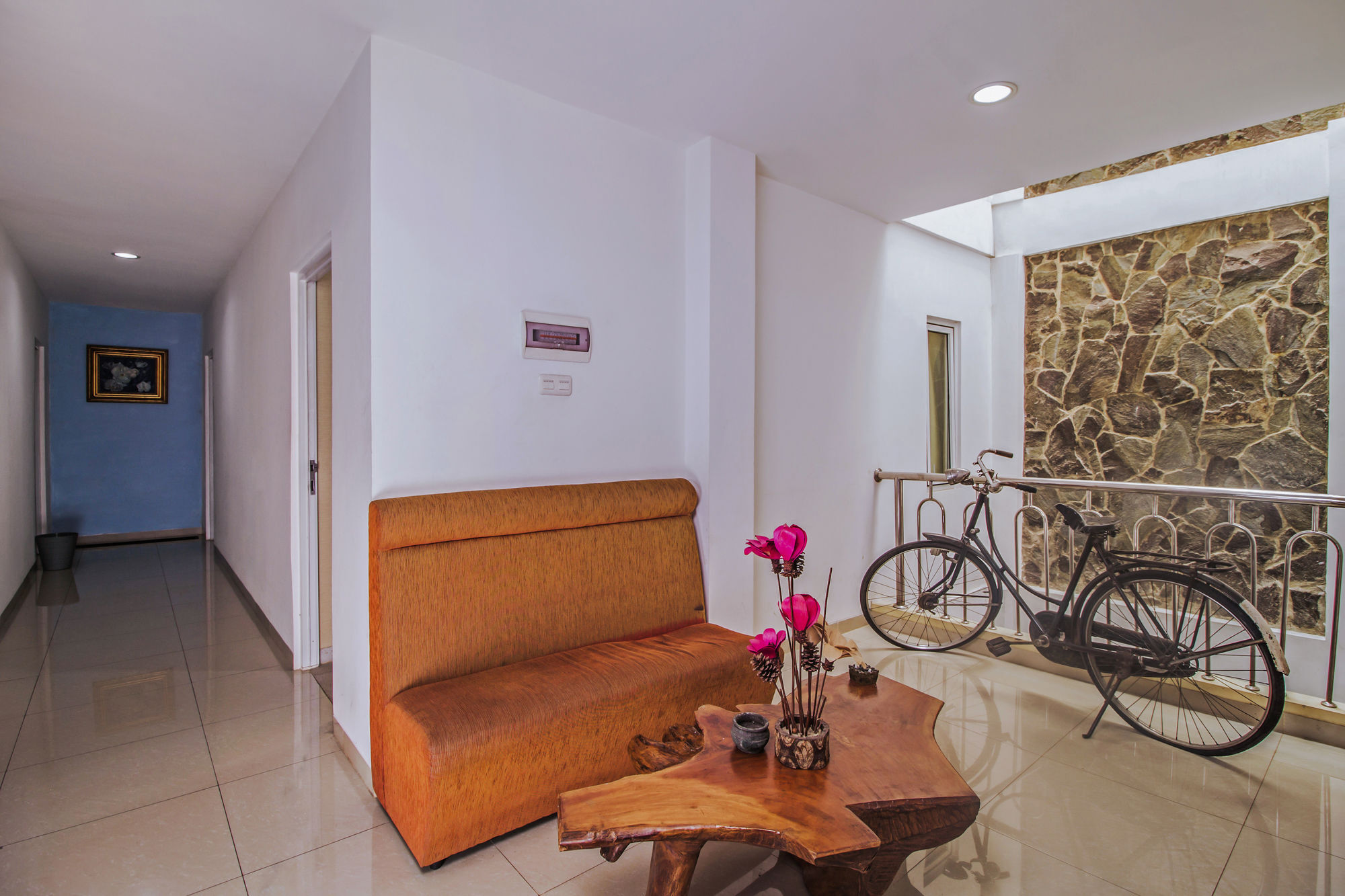 Hotel Reddoorz Near Cilandak Town Square à Jakarta Extérieur photo