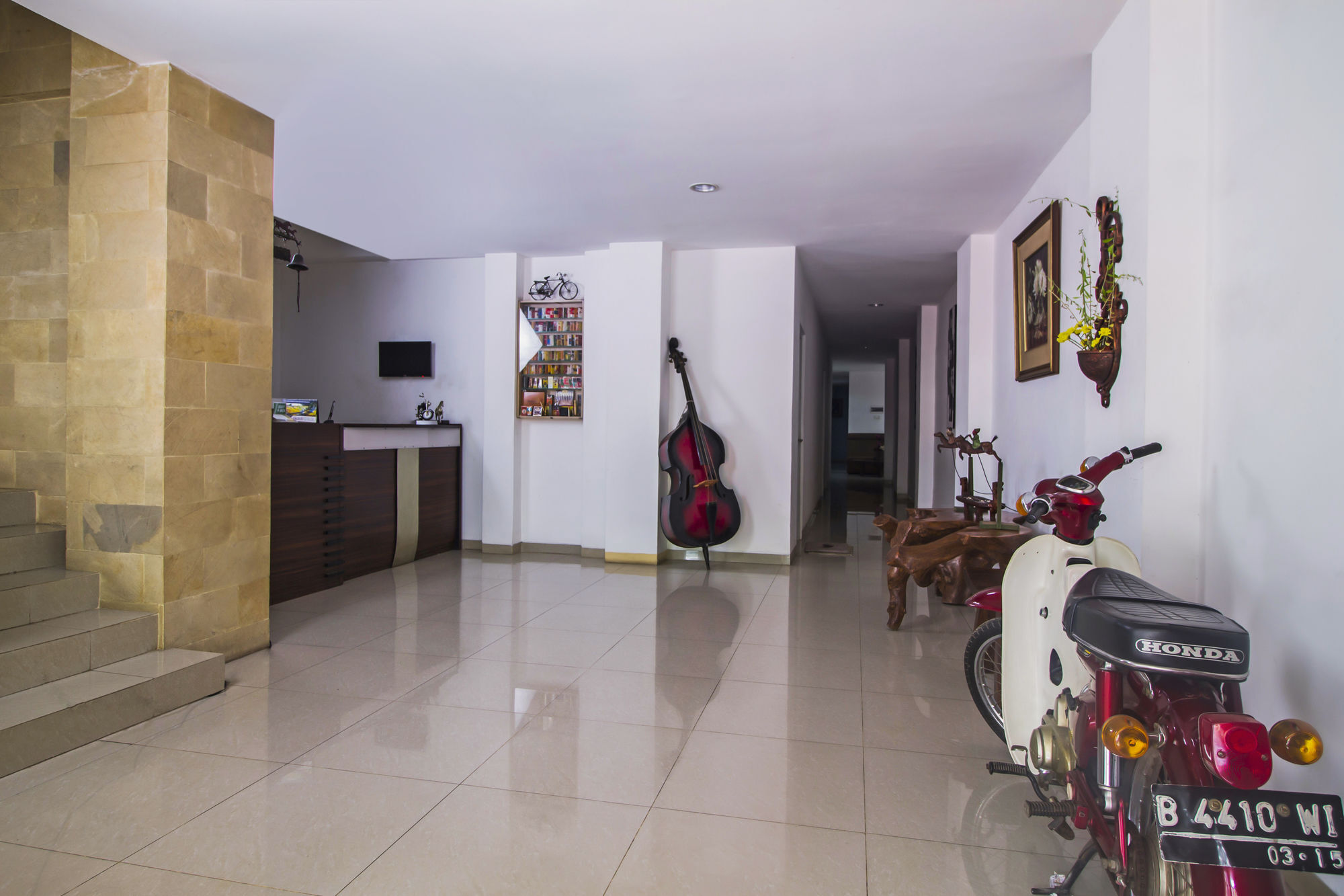 Hotel Reddoorz Near Cilandak Town Square à Jakarta Extérieur photo